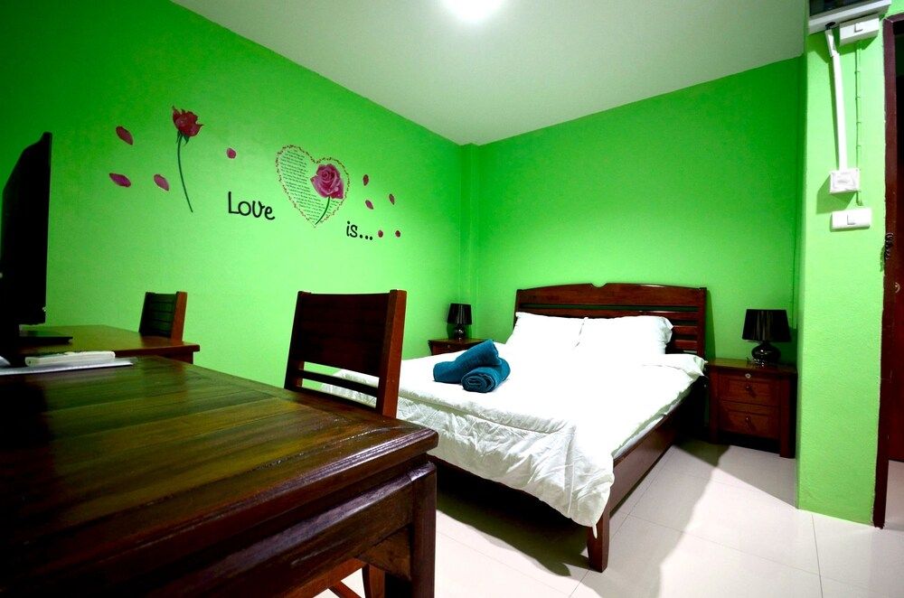 Enrico Hostel Patong Standard Double Room 5