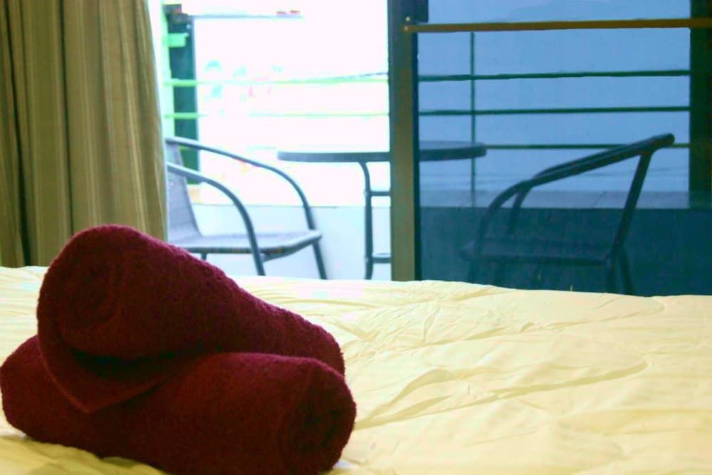 Enrico Hostel Patong Superior Room 14