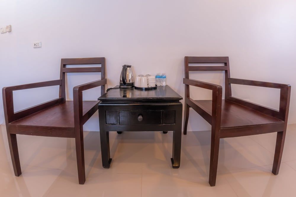 Enrico Hostel Patong Superior Room 9