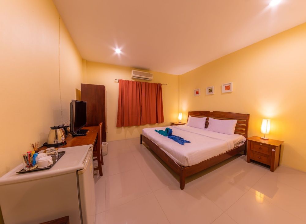 undefined Enrico Hostel Patong 10