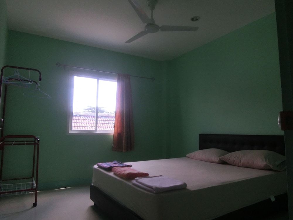 Pek House Standard Fan Room 6