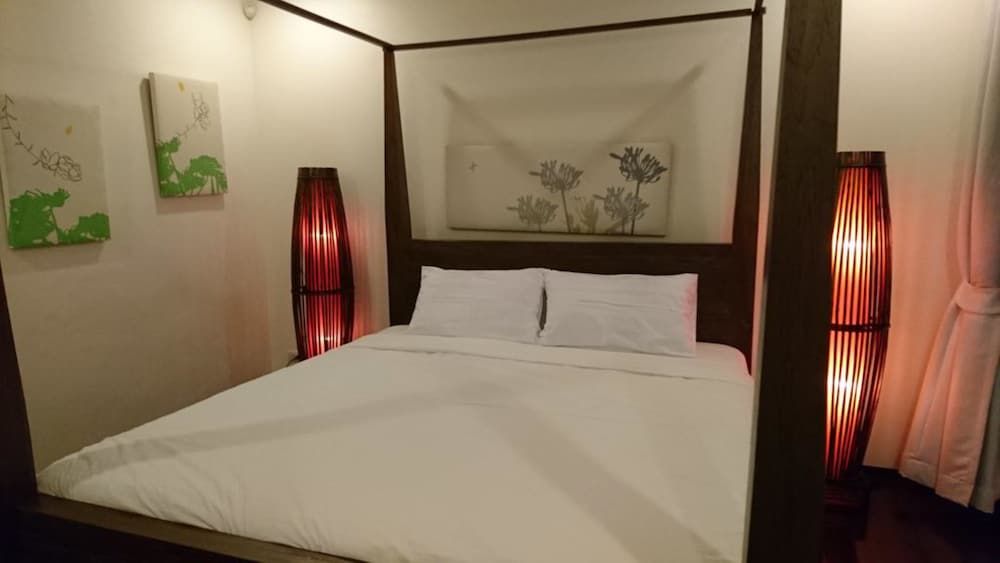 Pranaluxe Pool Villa Holiday Home Three-Bedroom Villa with Private Pool 2