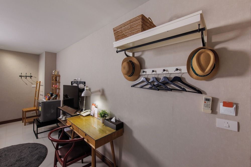 Chala Number 2 Art and Gallery House Deluxe Twin Room 8