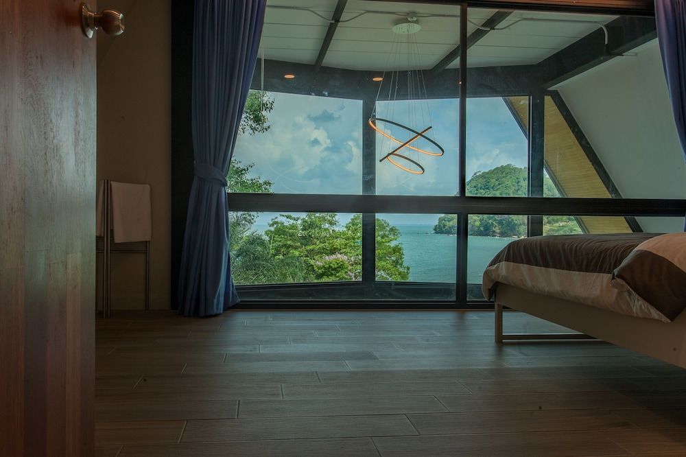 Bamboo Garden House Sea Villa (4 Bedrooms) 18