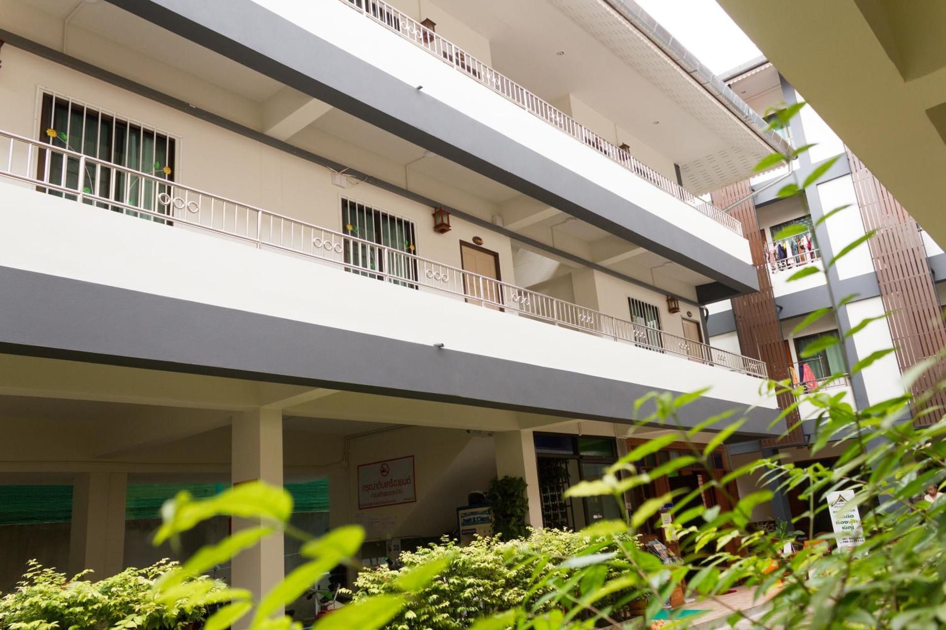 undefined DP House 8