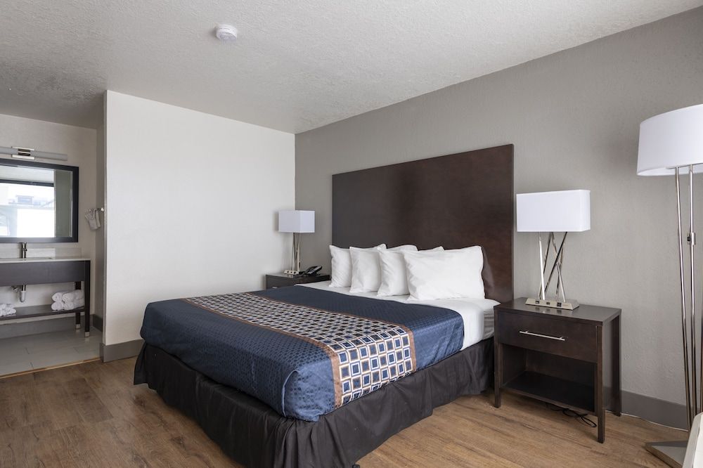 Hotel Monreale Express International Drive Orlando Standard Room, 1 King Bed (Standard King Room)