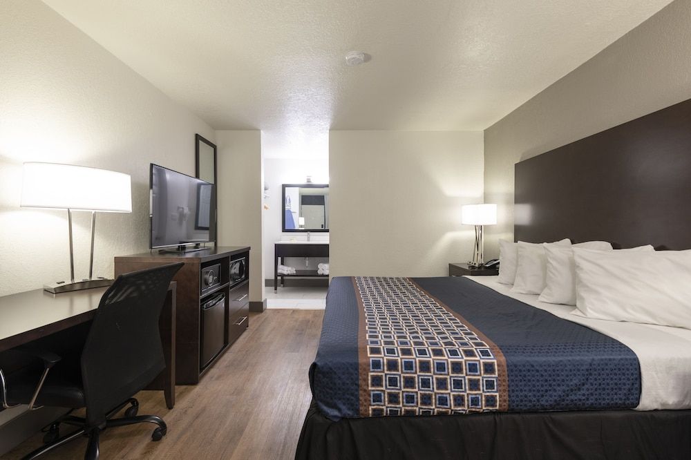 Hotel Monreale Express International Drive Orlando Standard Room, 1 King Bed (Standard King Room) 3