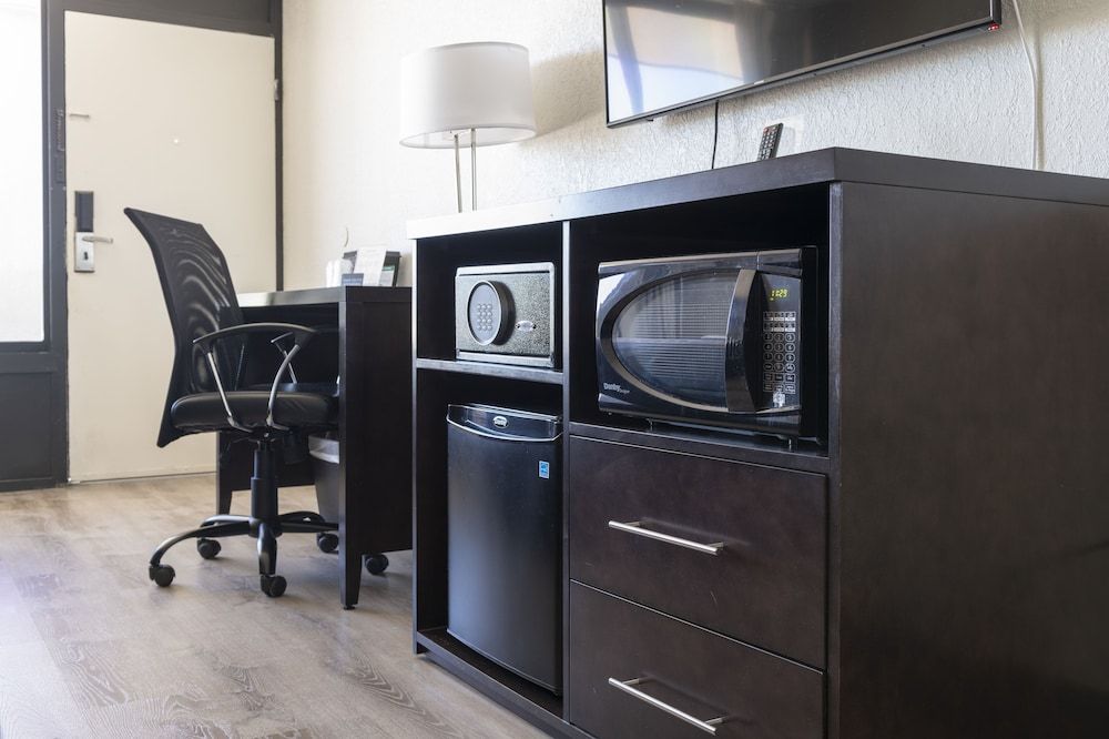 Hotel Monreale Express International Drive Orlando Standard Room, 1 King Bed (Standard King Room) 6