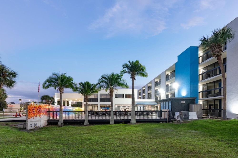 undefined Hotel Monreale Express International Drive Orlando 7