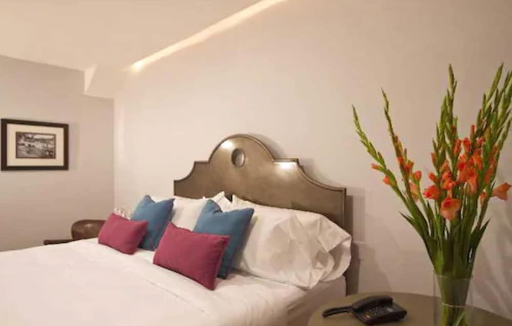 Deluxe Room, 1 King Bed, Garden View, Ground Floor