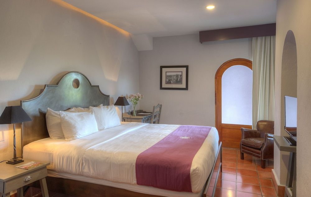 Grand Suite, 1 King Bed with Sofa bed, Balcony, Garden View