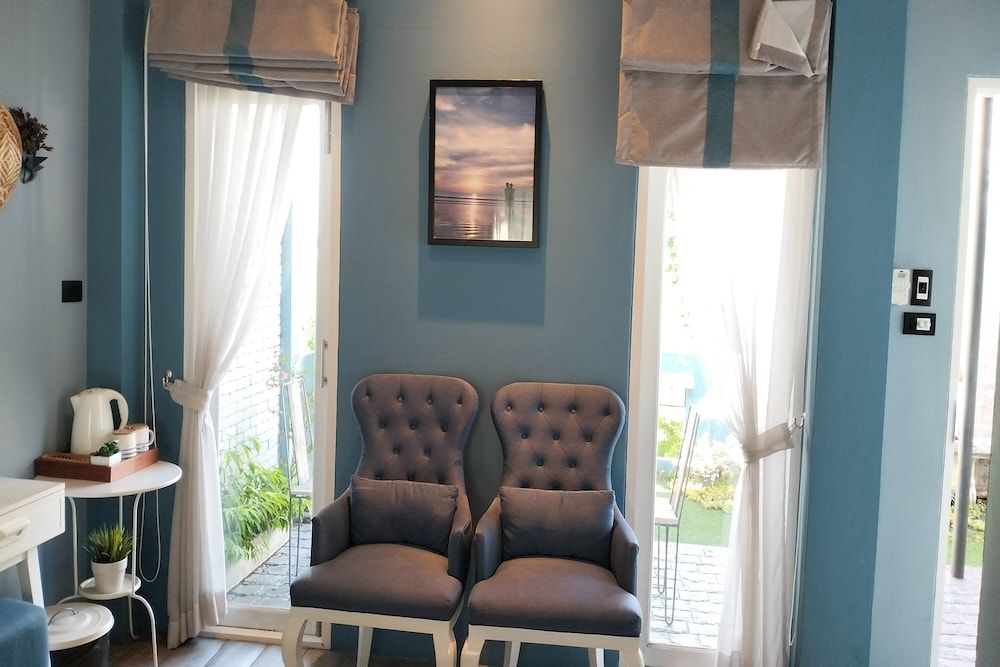 I-Destiny Gallery Resort Deluxe Room 9