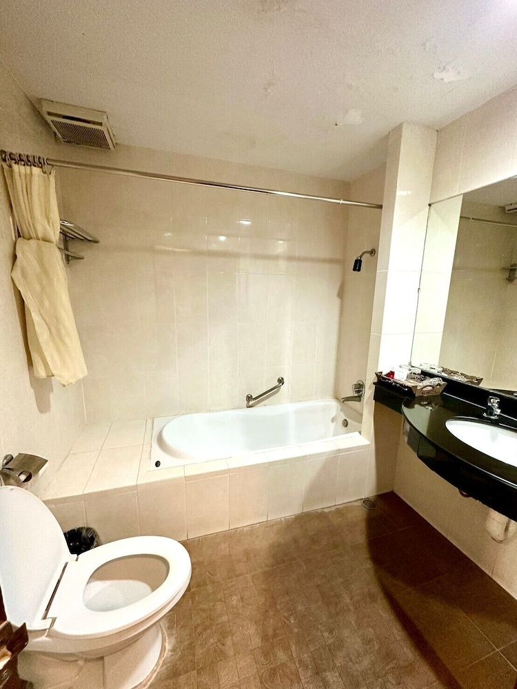 Bansuan Resort Basic Triple Room(Double Bed And Single) 3