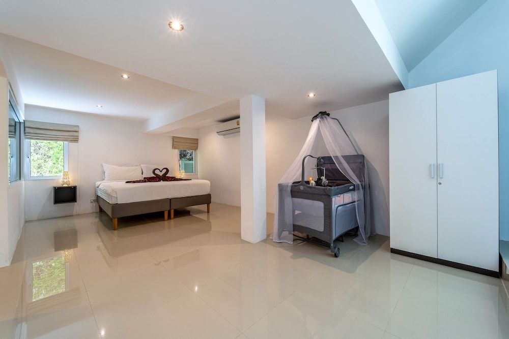 Phu Montra Villa with Ocean View A4 4-Bedroom Pool Villa 2