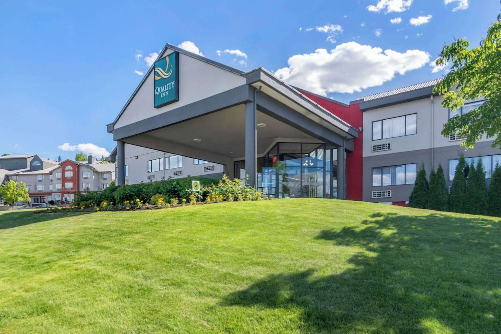 undefined Quality Inn 6