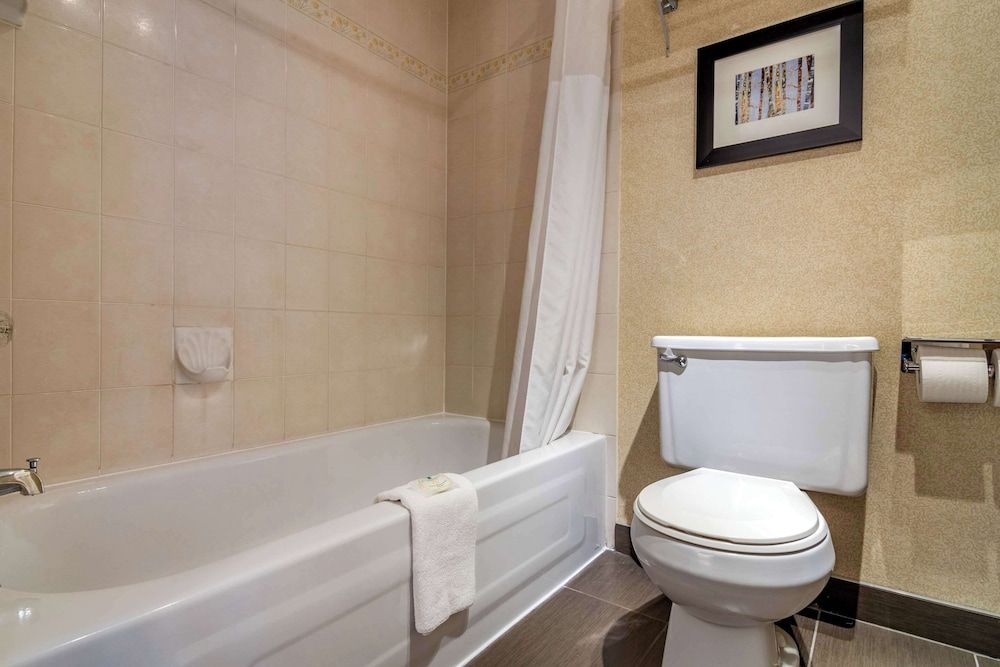 undefined Quality Inn 8