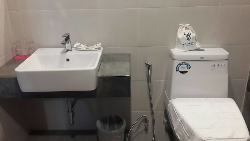 Raenong Boutique Hotel Deluxe Double Room 11