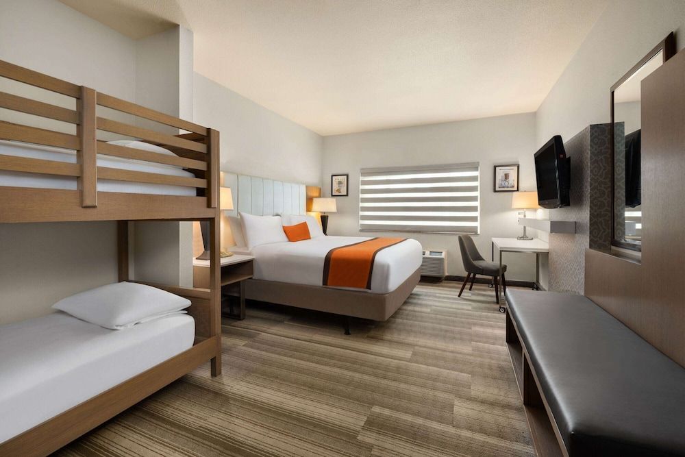 Family Room, Multiple Beds, Non Smoking