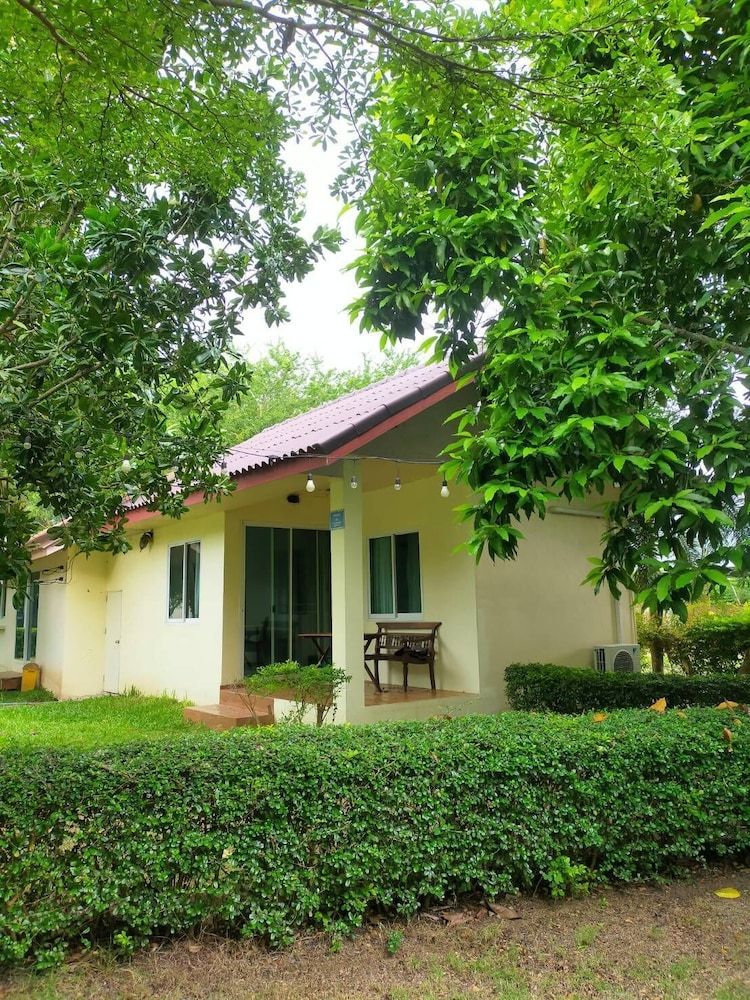 undefined Les Collines Resort 4