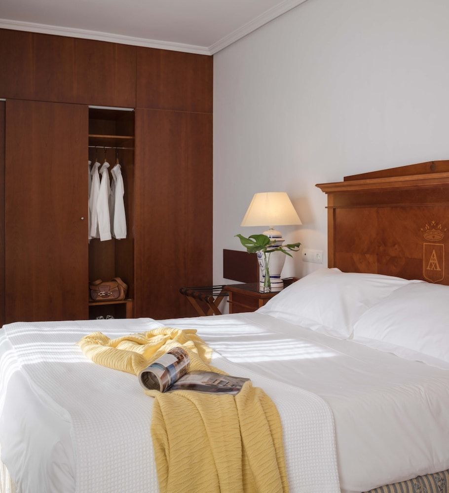 Hotel Rey Alfonso X Standard Double Room 5