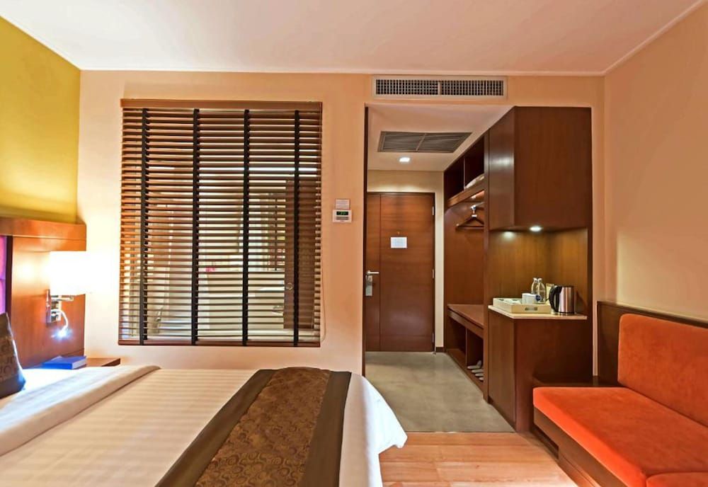 Navarat Heritage Hotel Deluxe Room 4