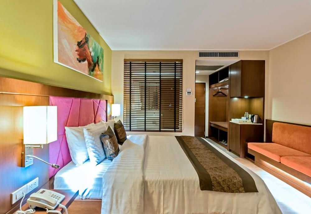 Navarat Heritage Hotel Deluxe Room 2