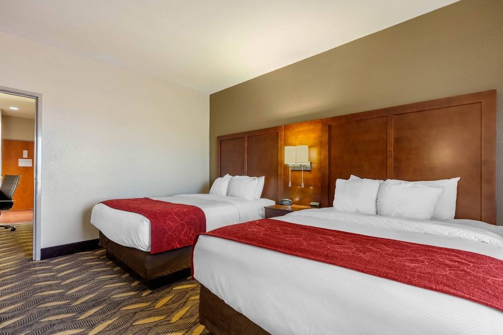 Suite, Multiple Beds, Non Smoking (Upgrade)