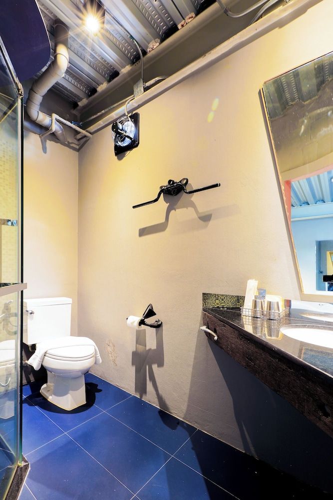 MeStyle Garage Hotel Standard Room, 1 Double Bed 4