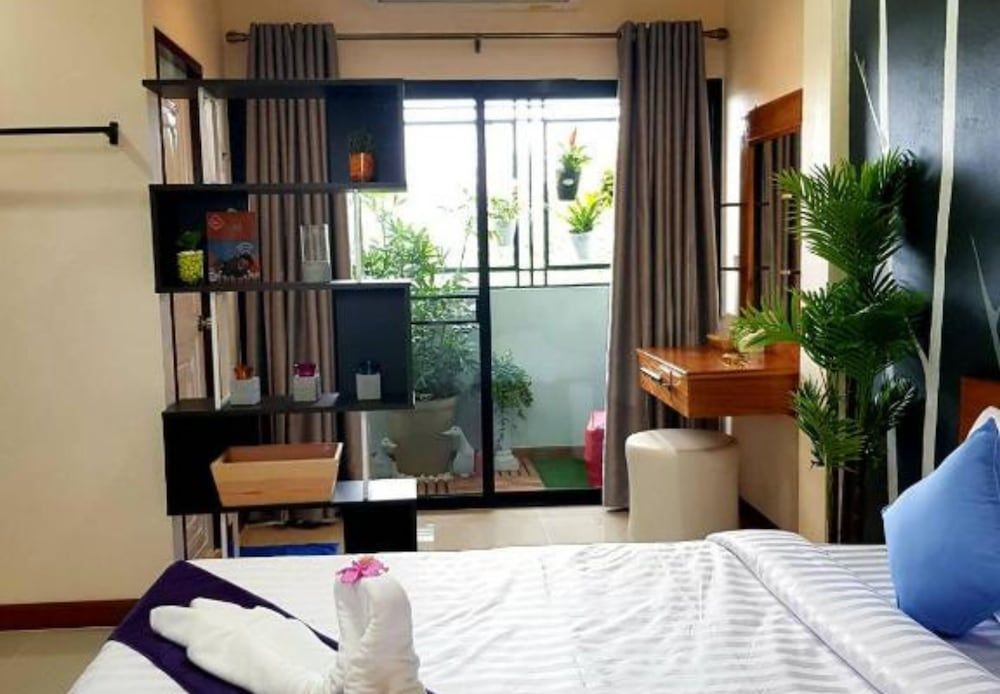 Warintorn Court Classic Suite 5