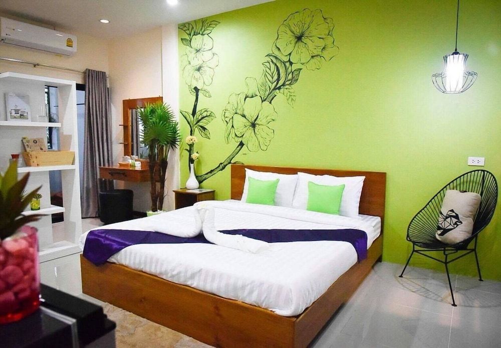 Warintorn Court Classic Suite 7