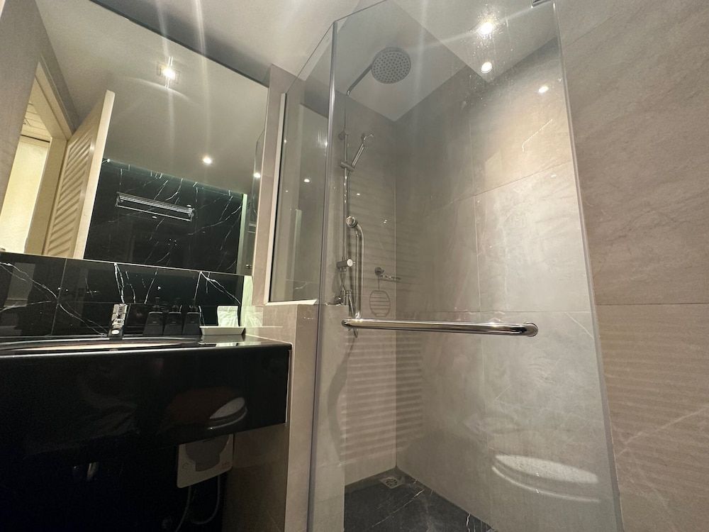 Buddy Lodge Superior Twin Bed Room 9