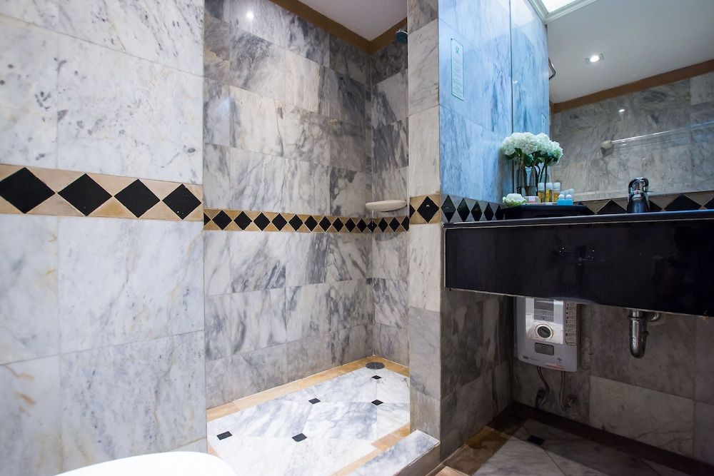 Buddy Lodge Superior Twin Bed Room 11