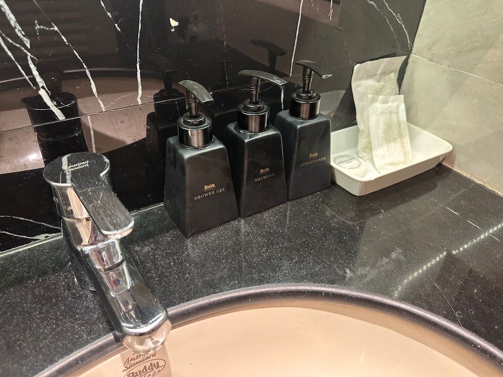 Buddy Lodge Superior Twin Bed Room 12