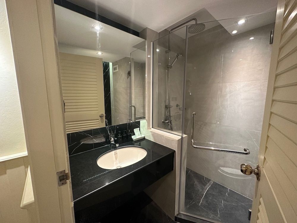 Buddy Lodge Superior Twin Bed Room 8