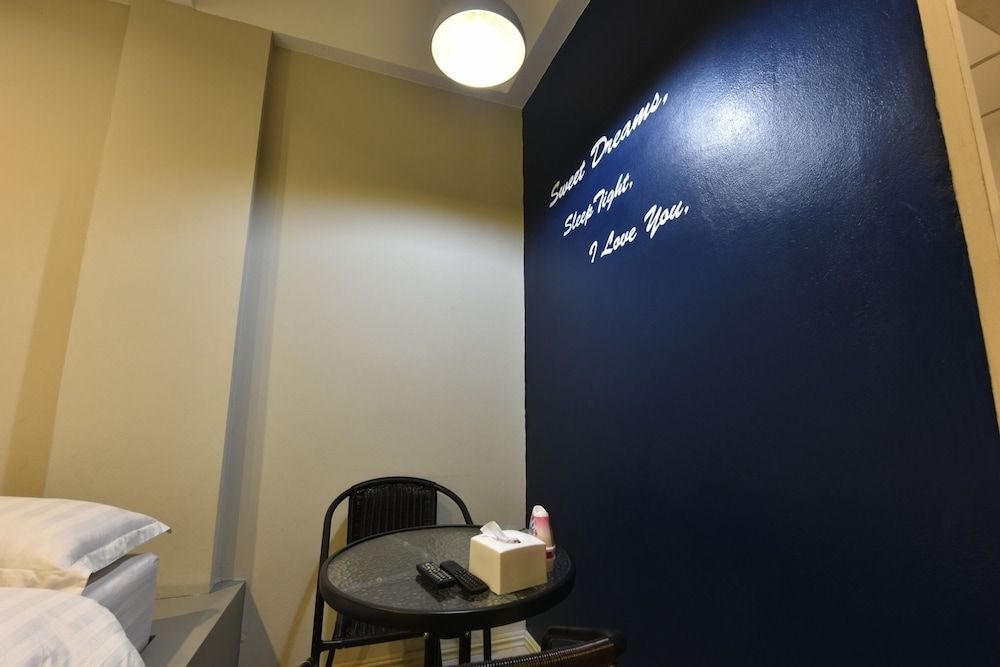 undefined A.M.Place 9