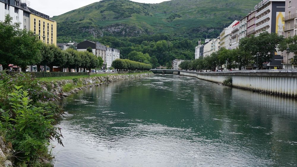 Mercure Lourdes Imperial Triple Room, 3 Twin Beds 7