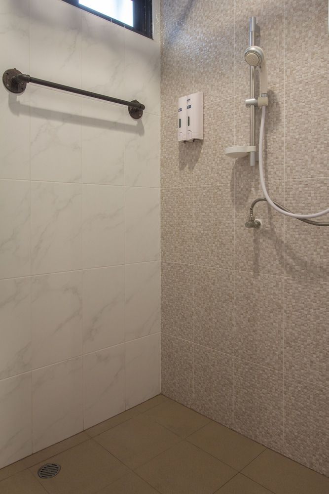 Rest24 Residence Deluxe Family Room, No Windows 6