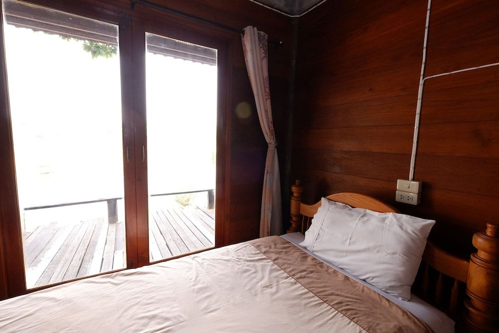 P&P Coffee & Resort Mae Sariang Superior Room with River View (Double&Single bed) 2