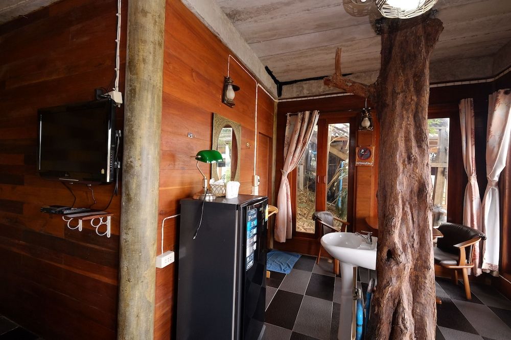 P&P Coffee & Resort Mae Sariang Superior Double Room with River View 5