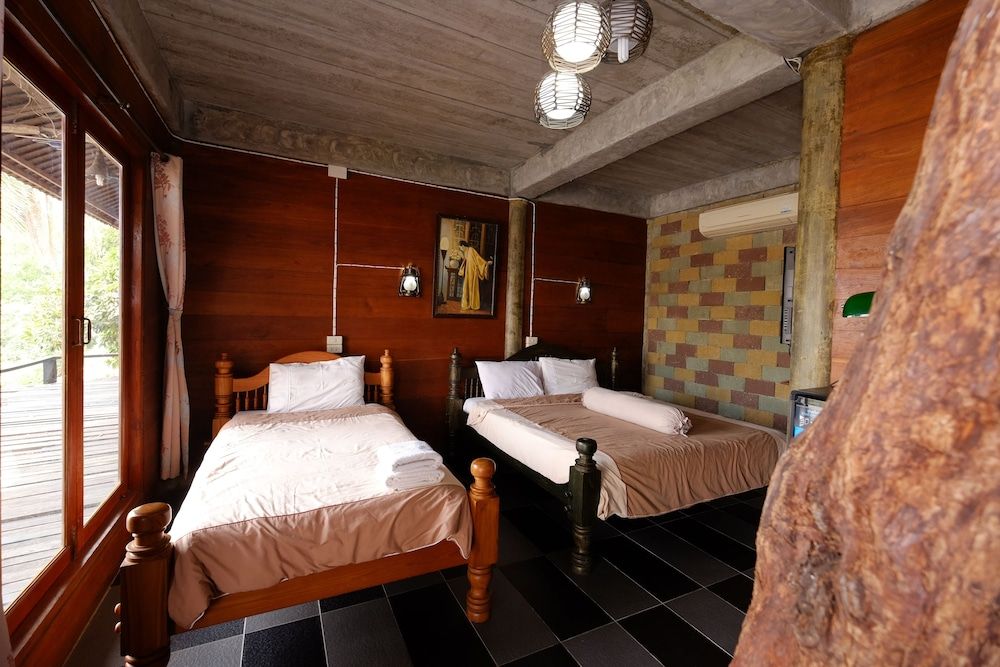 P&P Coffee & Resort Mae Sariang Superior Room with River View (Double&Single bed)