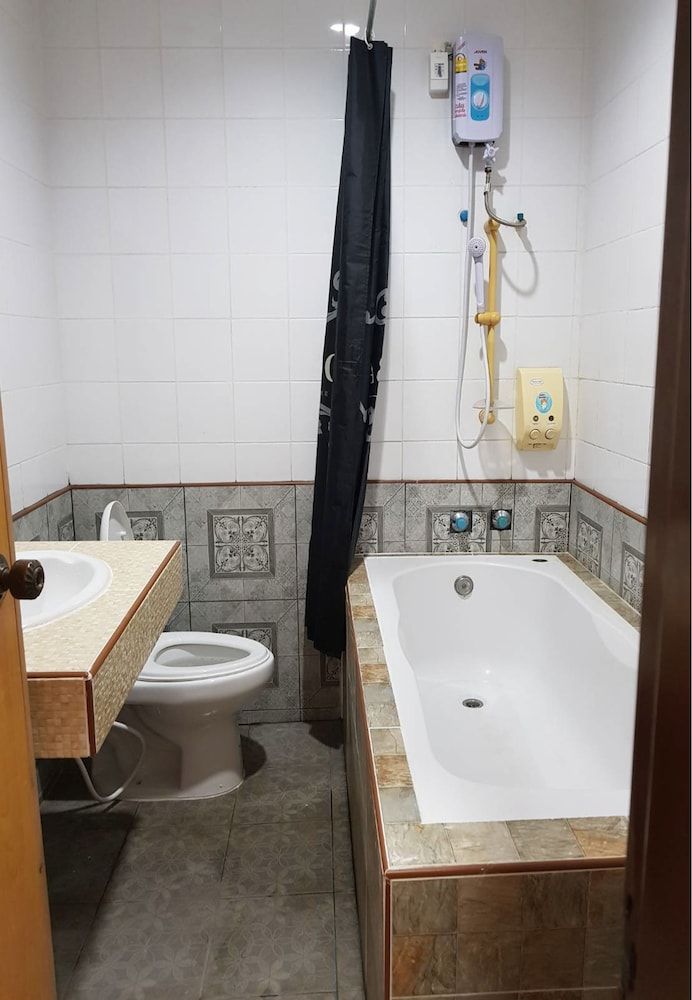 Mai Pen Rai Guesthouse Superior Double Room 9