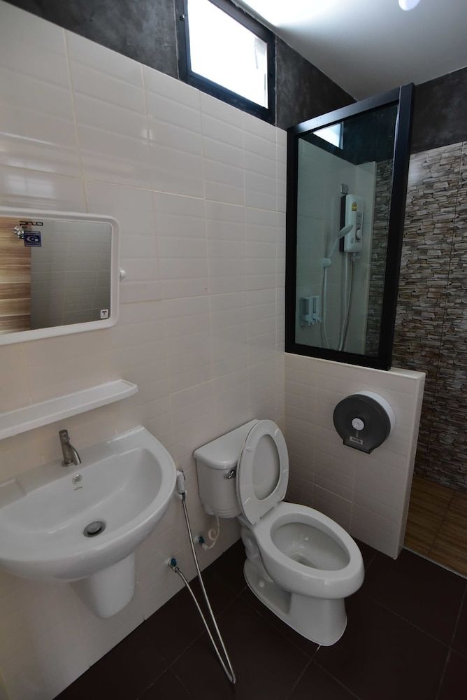 The Nest Hotel by Ploy Standard Double Room 6