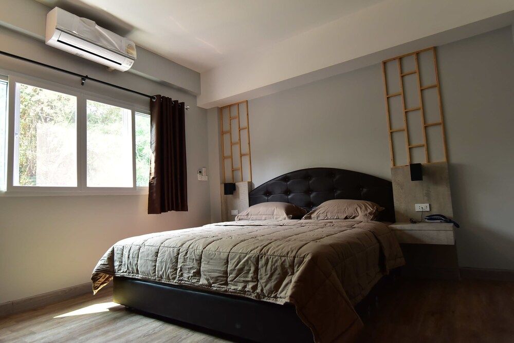 The Nest Hotel by Ploy Deluxe Room 2