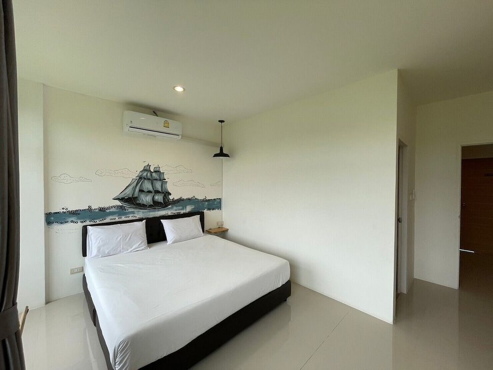 Dwell Phuket Airport Deluxe Double Room 14