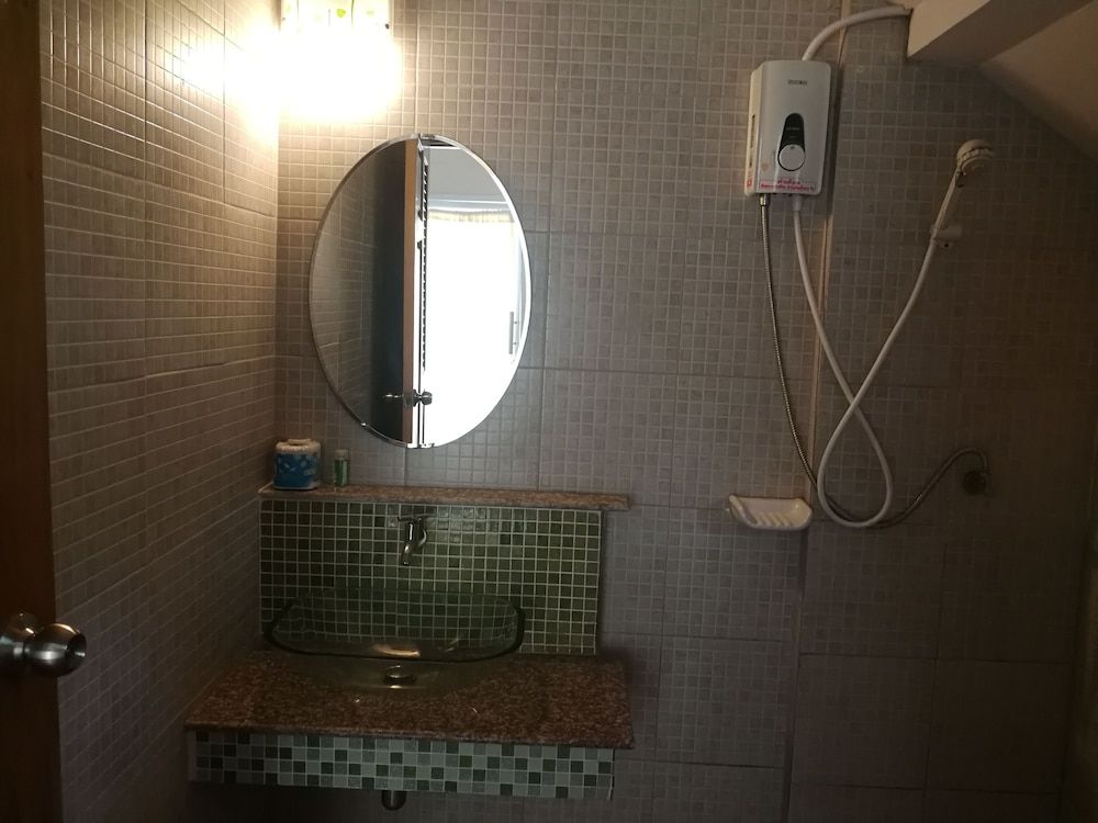 Phupreugsa Resort Triple Room 4