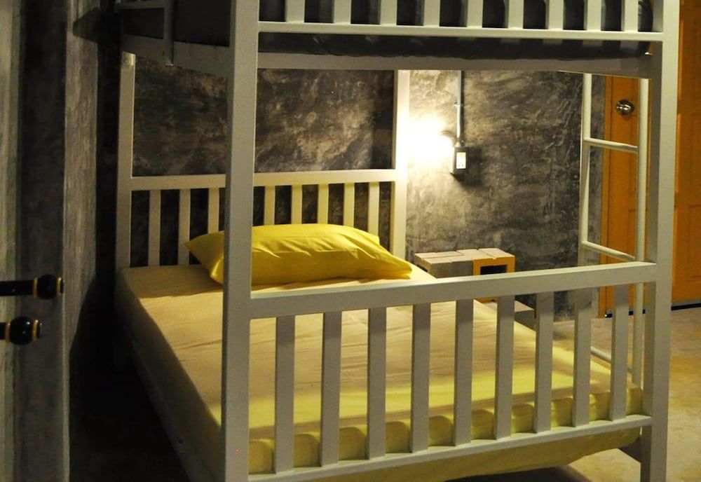 The Nexchange Bangkok Hostel 3-Bed Mixed Dormitory with Shared Bathroom 4