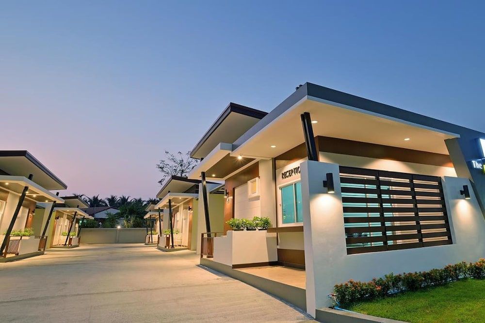 undefined The Rich Resort 8