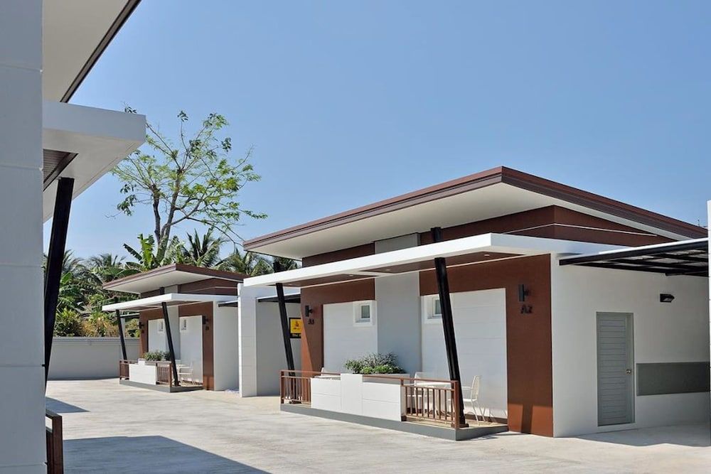 undefined The Rich Resort 4