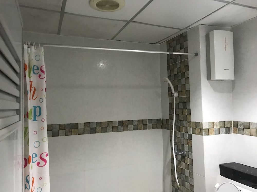 Sirimongkol Hotel Standard Twin Room 5