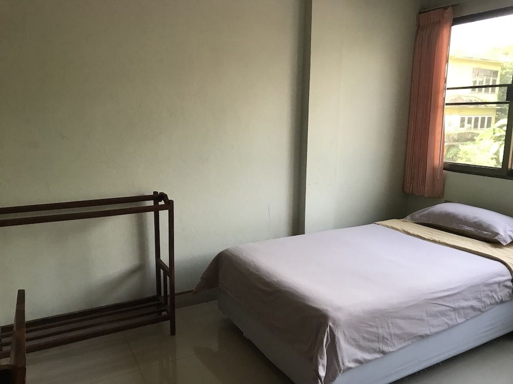 Sirimongkol Hotel Standard Twin Room 3